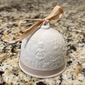 LLADRO Collectors Society 1993 Four Seasons: Fall Collectible Bell Peach White